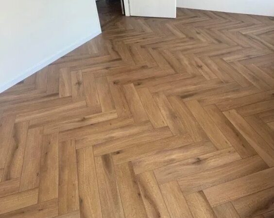 DB Garnet 0024 Plaza collectie Gel visgraat PVC