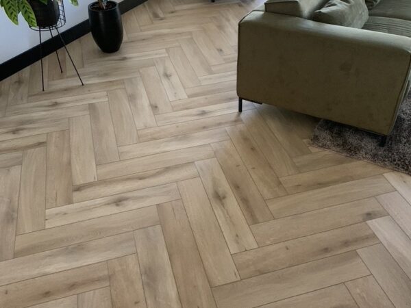 DB Garnet 1024 Plaza collectie Gel visgraat PVC