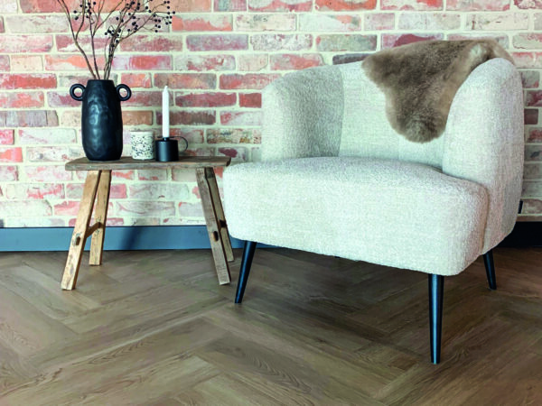 DB Pearl Register extra mat 1042 Plaza collectie Gel visgraat PVC