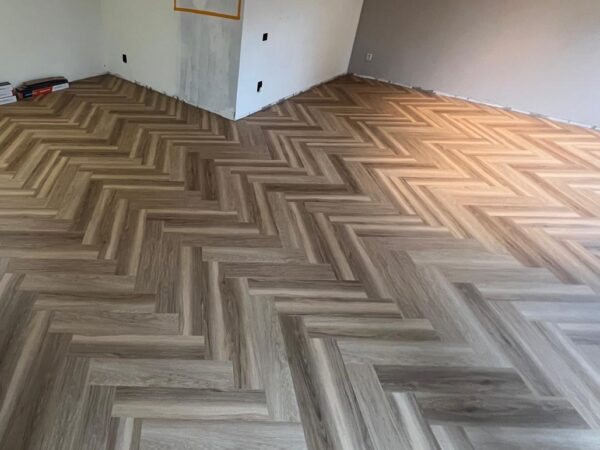 DB Warm Oak Plaza Collectie Visgraat PVC