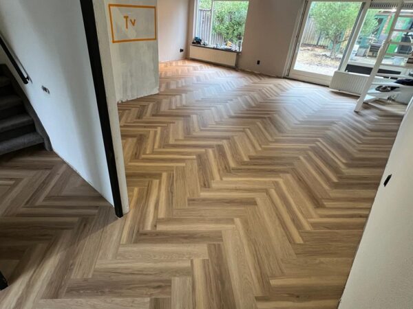 DB Warm Oak Plaza Collectie Visgraat PVC